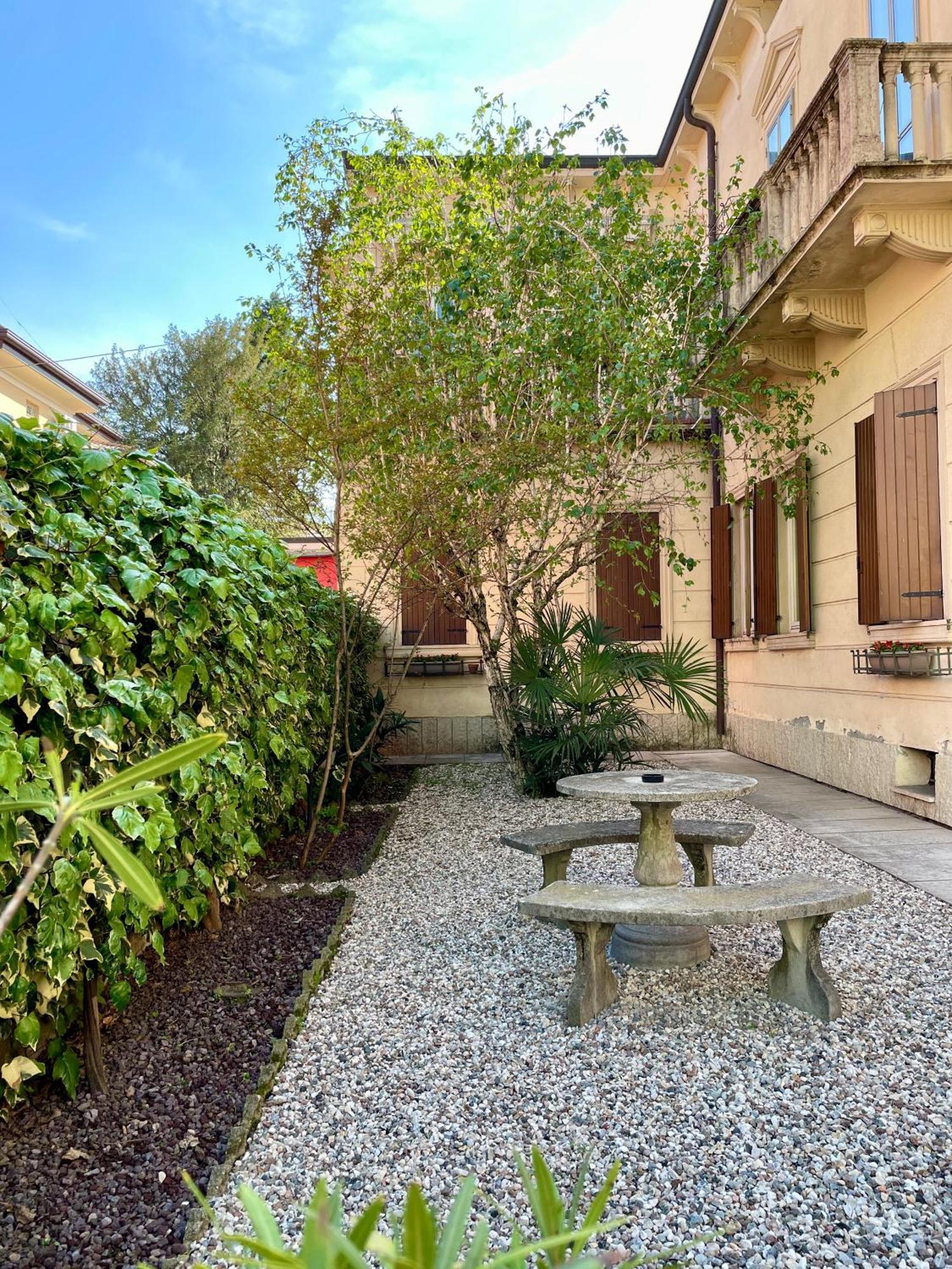 Dimora Montecchi Hotell Verona Eksteriør bilde